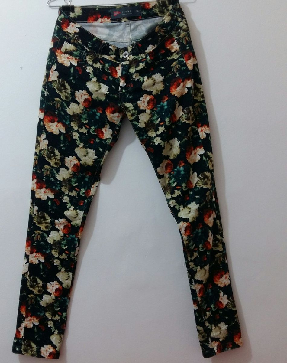 calças floridas femininas