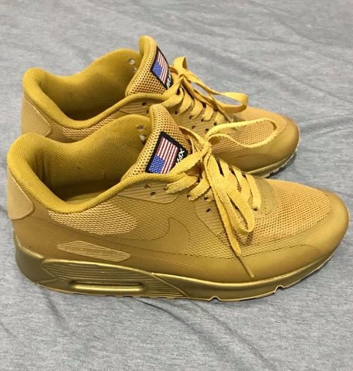 air max 90 dourado