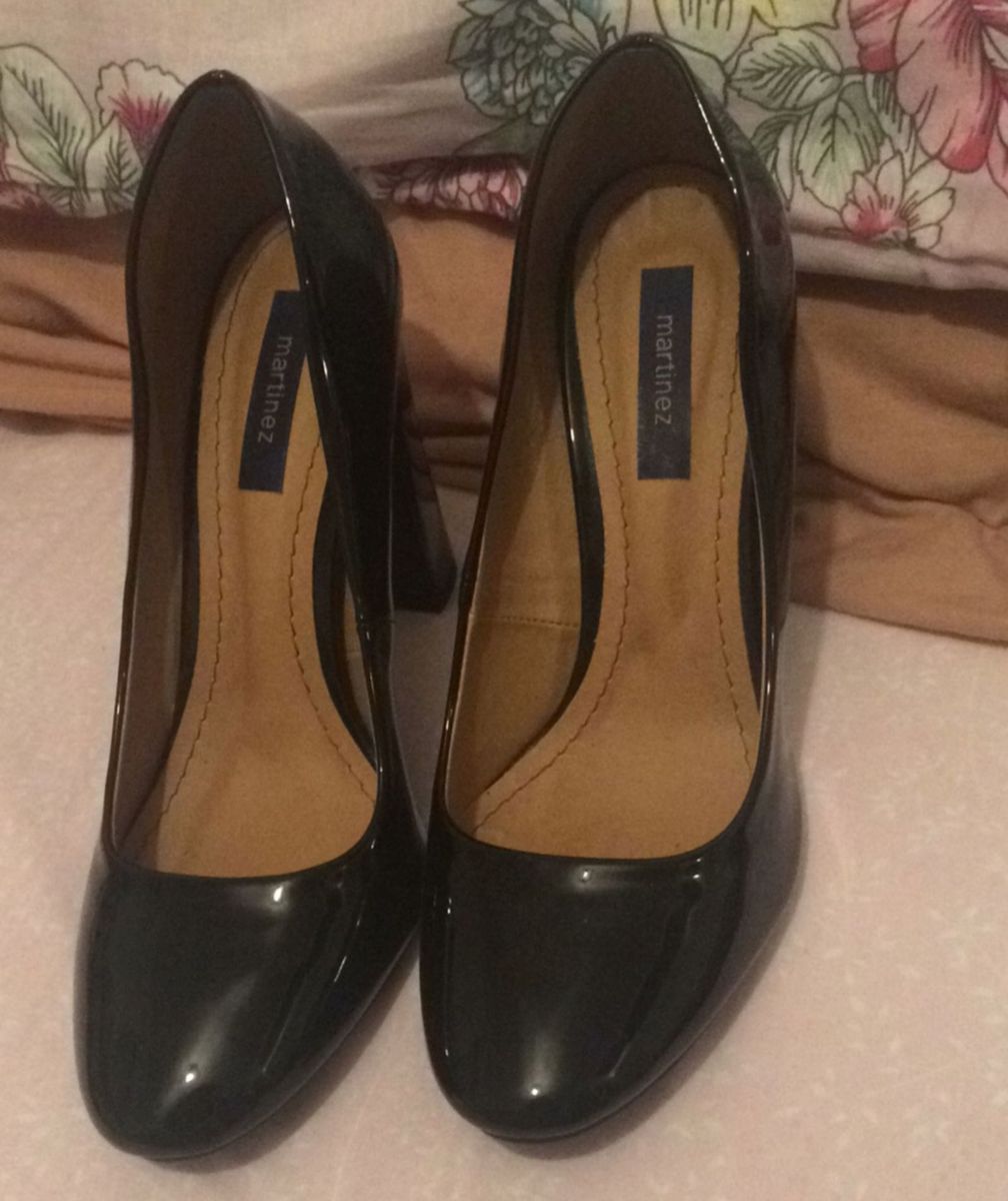 sapato basico preto feminino