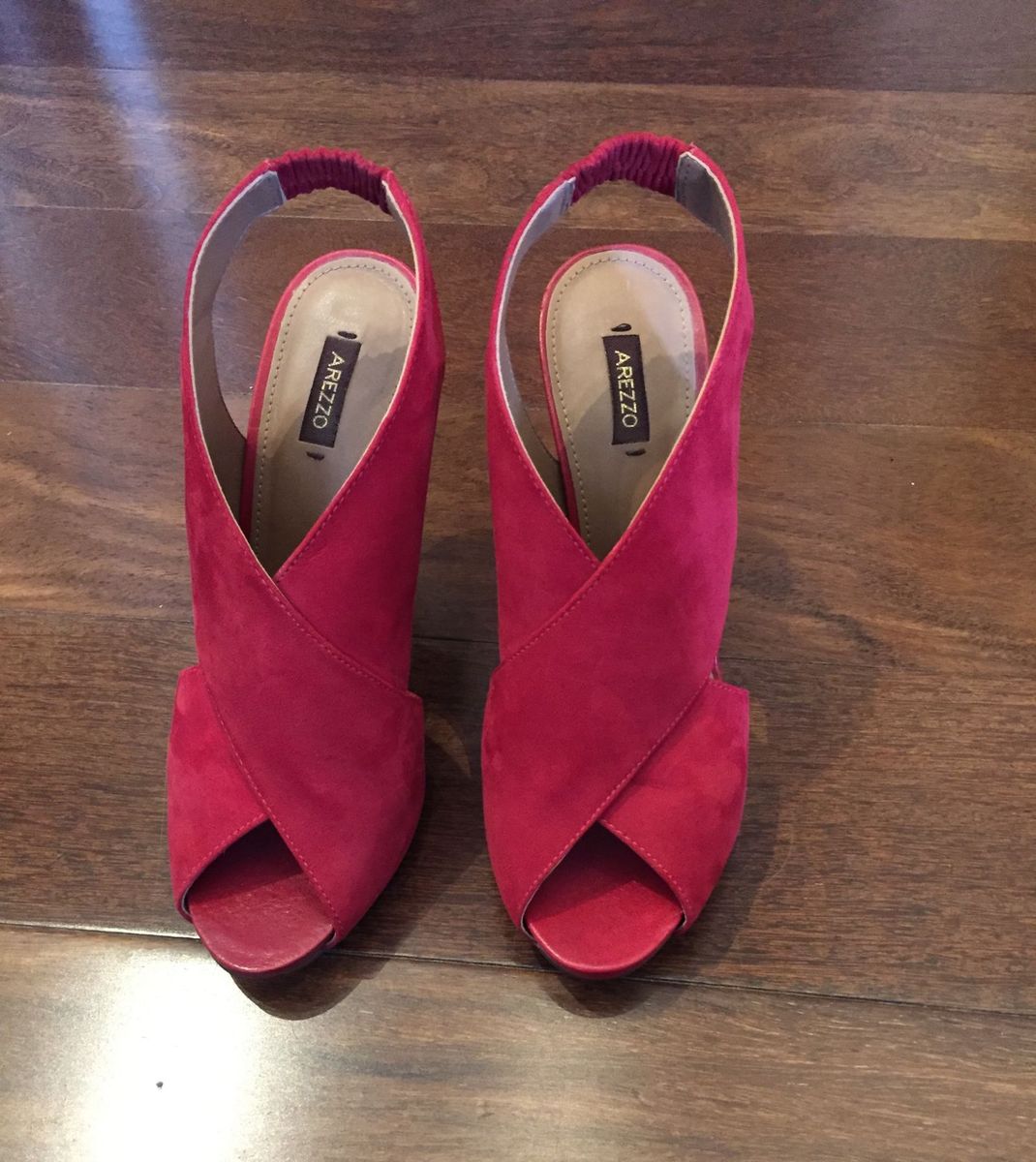 sandalia abotinada arezzo