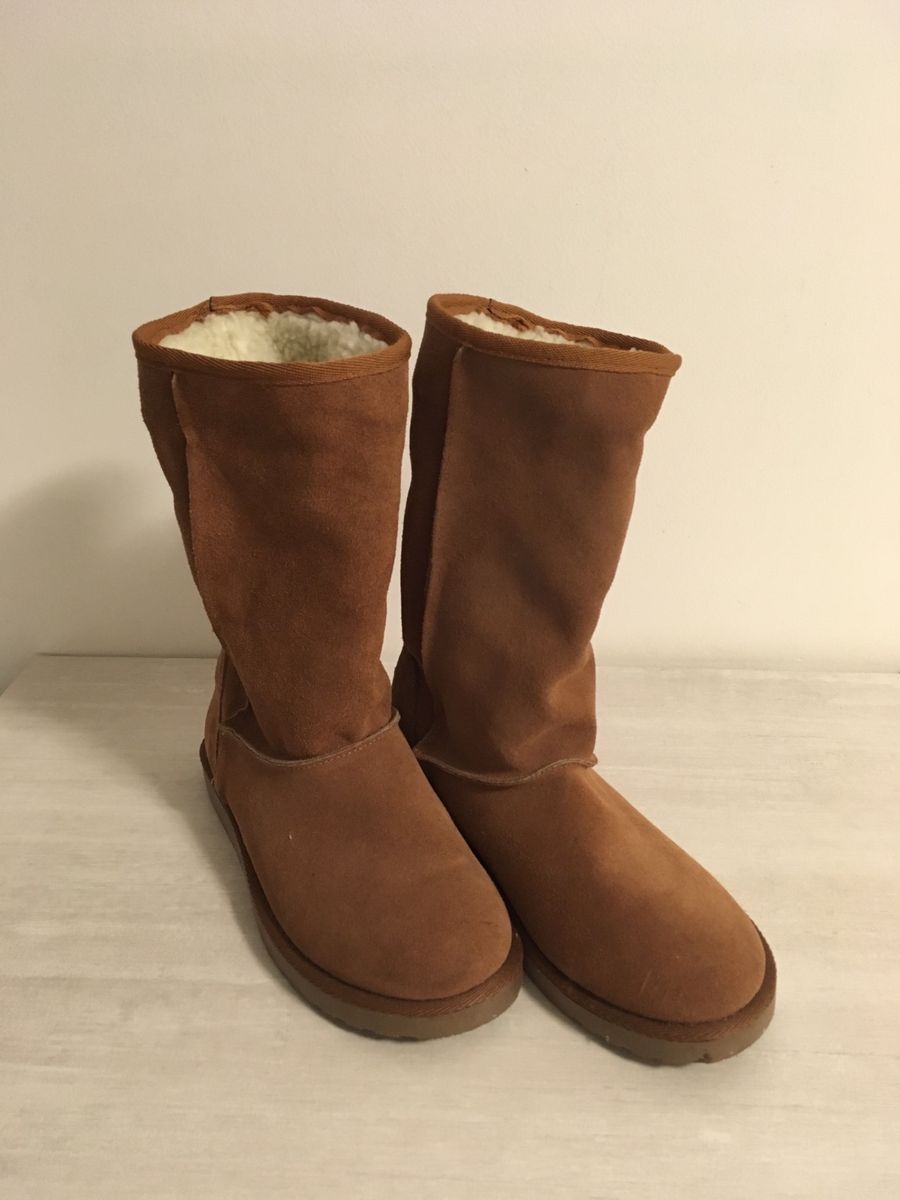 bota couro camurça com pelinho caramelo kipling