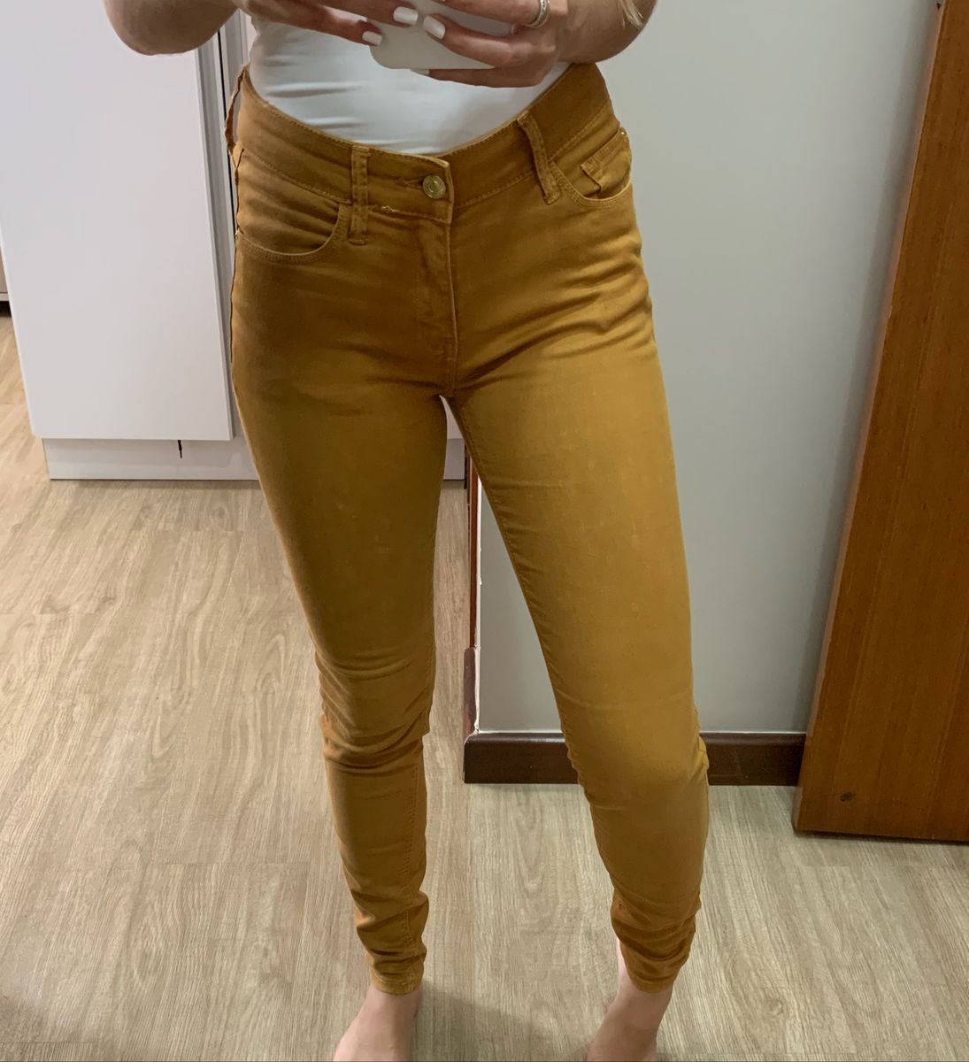 calca jeans mostarda