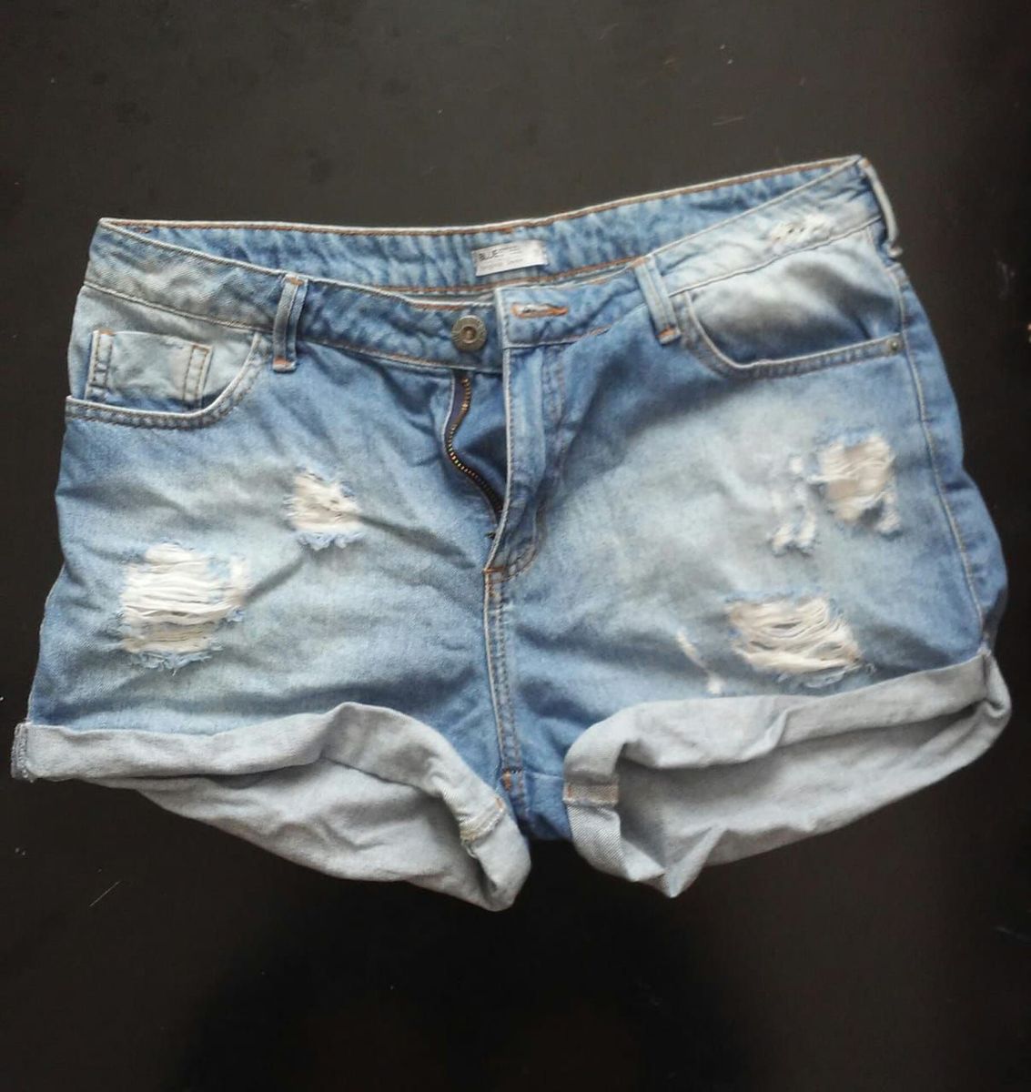 short desfiado em cima