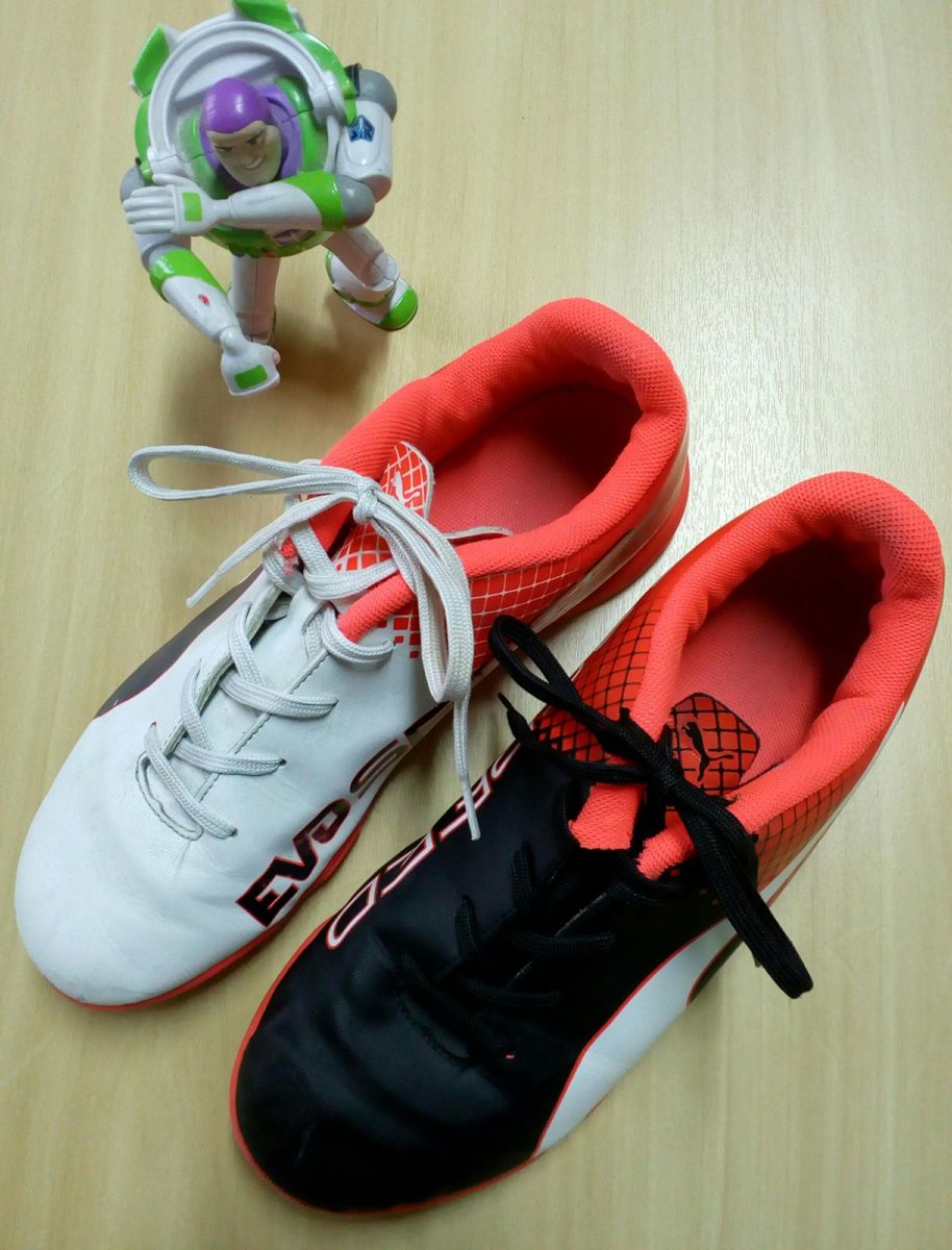 tenis futsal puma evospeed