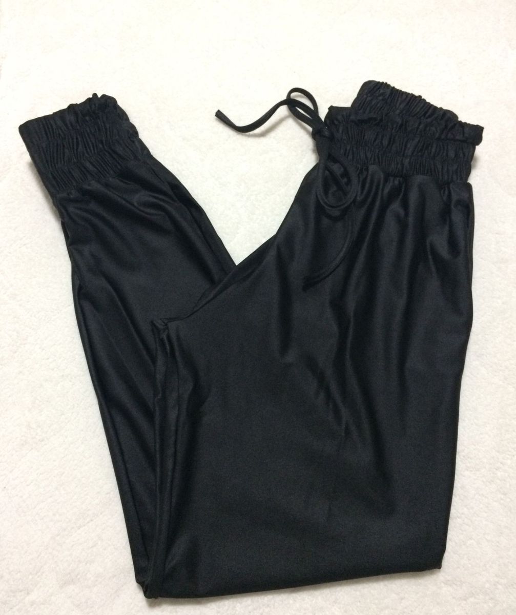 calça com elastico nas pernas