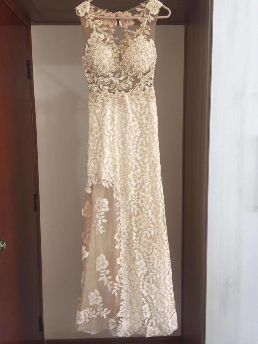 vestido de renda bordado com perola