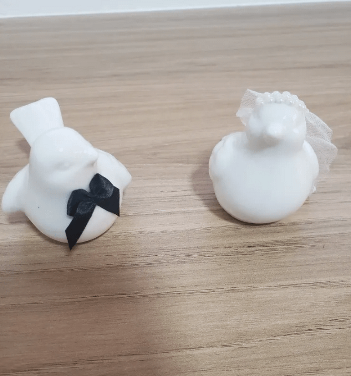 Casal De Pombos Em Porcelana Topo De Bolo De Casamento Roupa De Casamento Feminina Usado 41382134 Enjoei