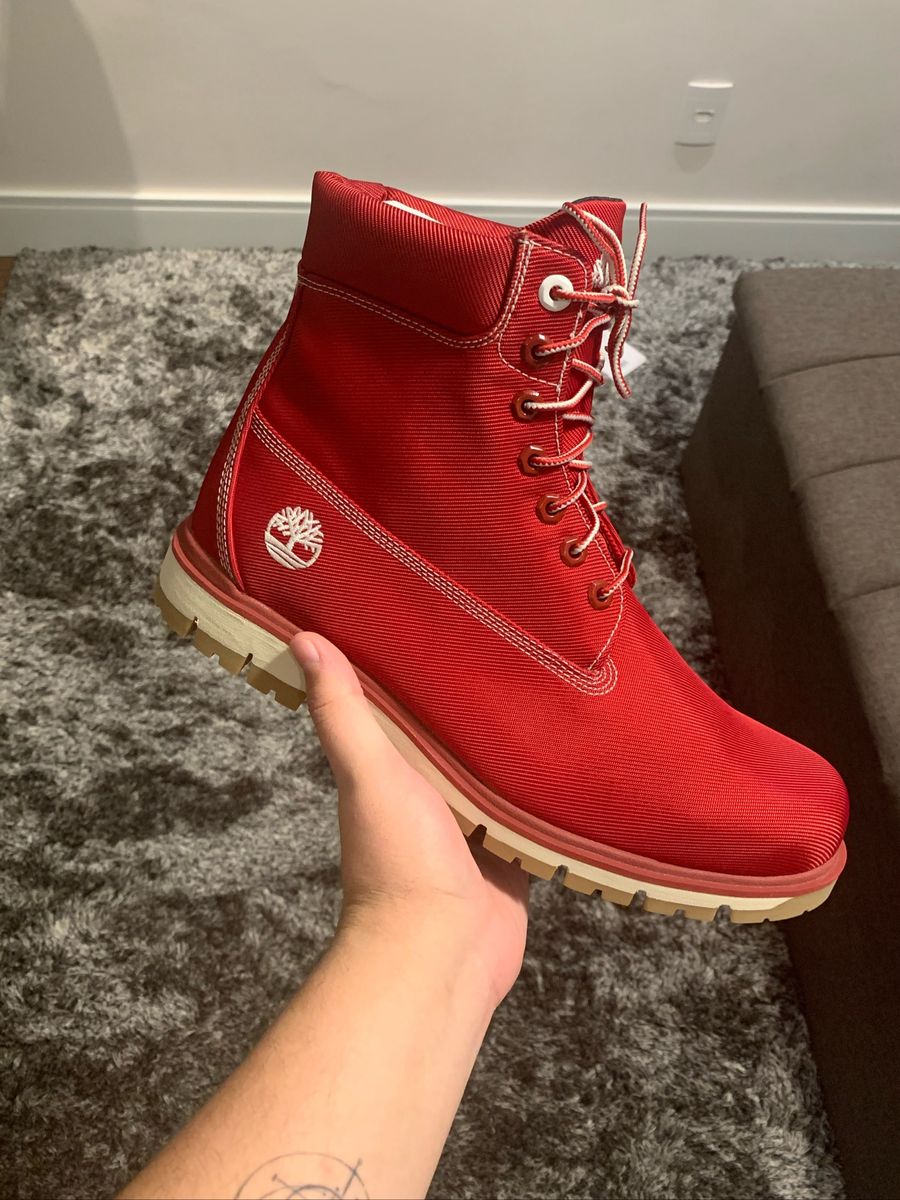 bota timberland vermelha