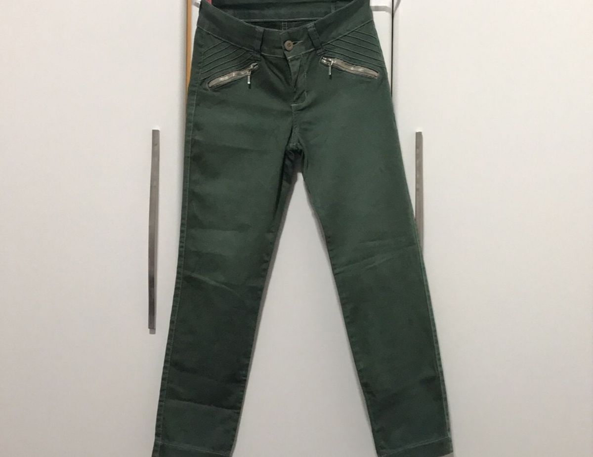 calça jeans verde musgo feminina