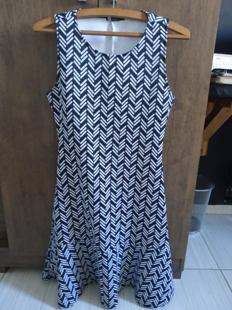 vestido neoprene preto