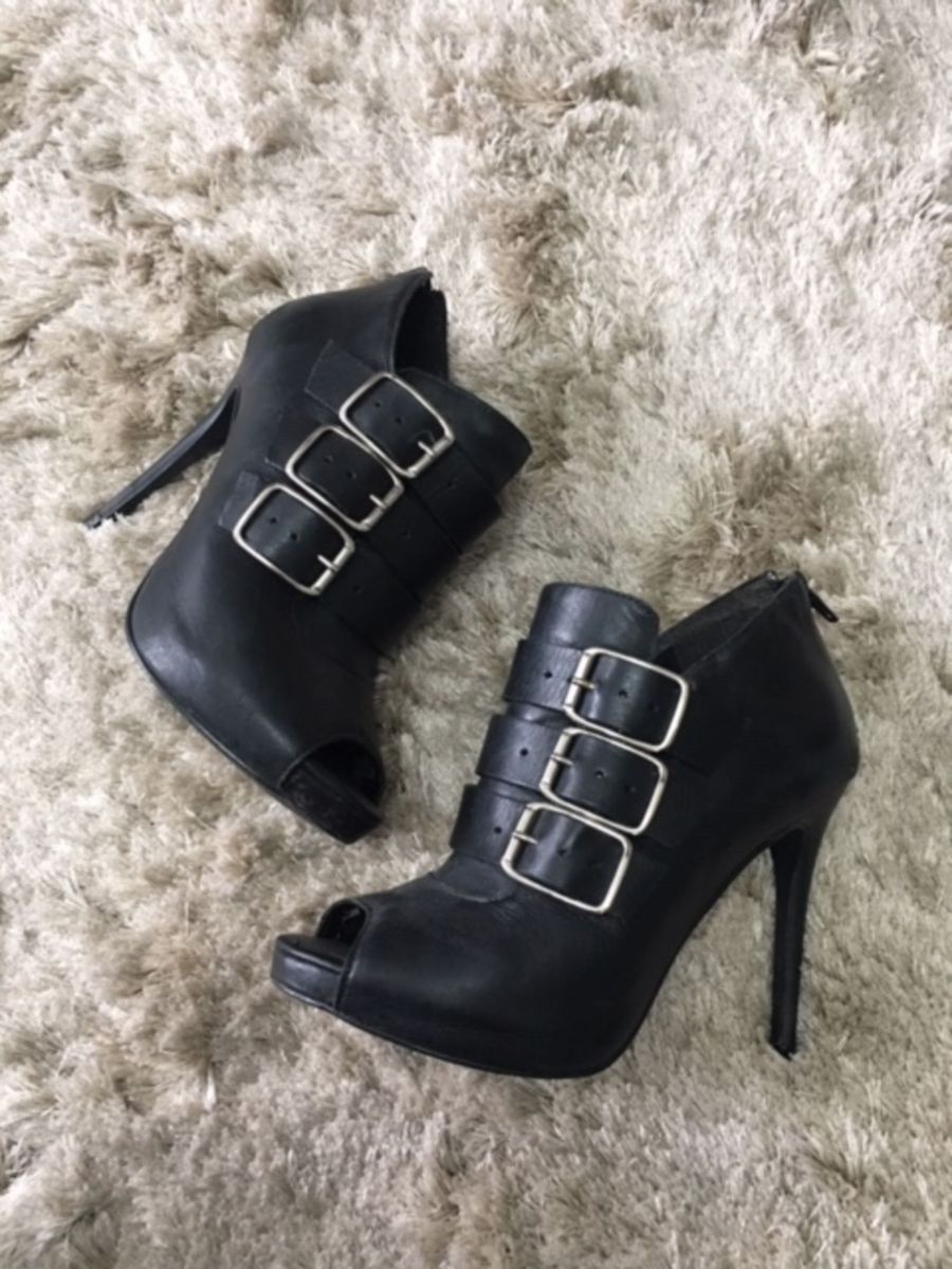 sandalia ankle boot arezzo