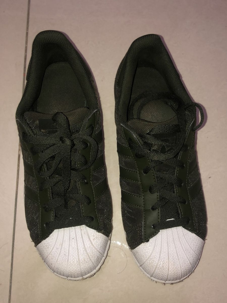 tenis adidas superstar verde militar