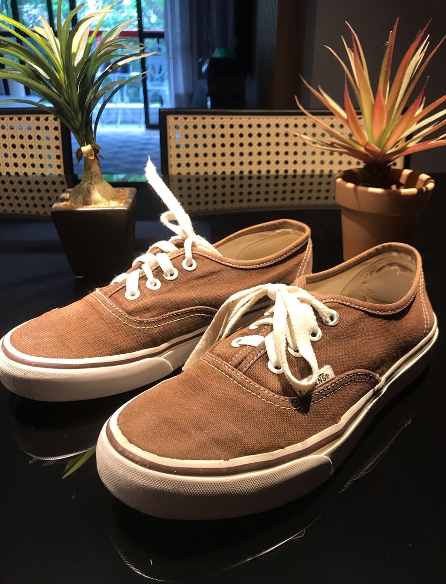 vans marrom