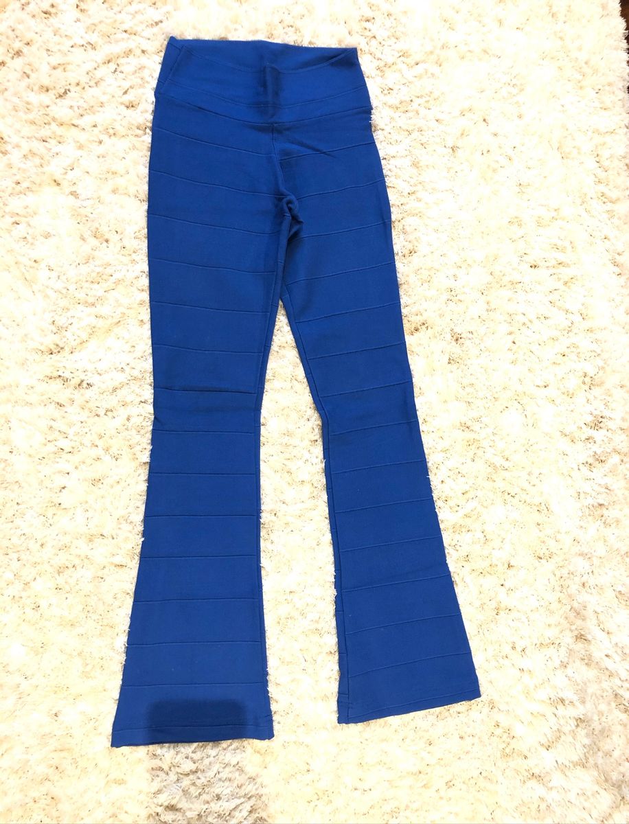 calça flare azul marinho bandagem