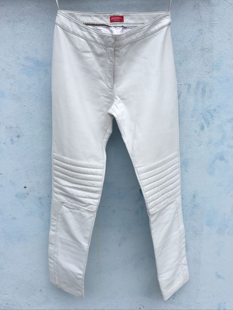 calça de couro branca feminina