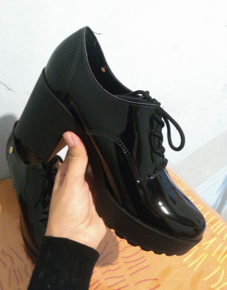 sapato oxford verniz
