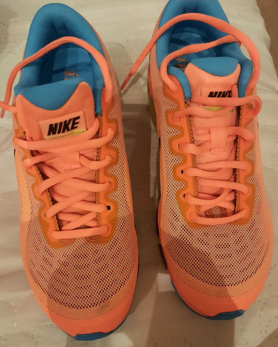 tenis nike cor laranja