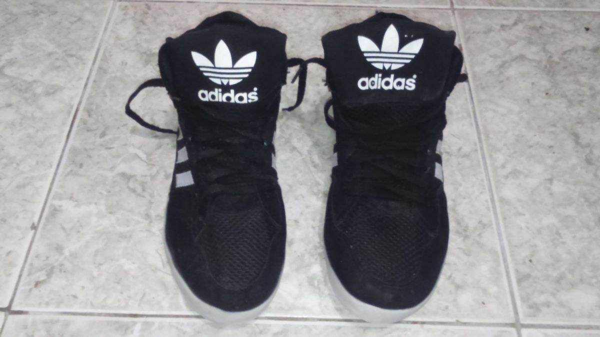 tênis de botinha da adidas