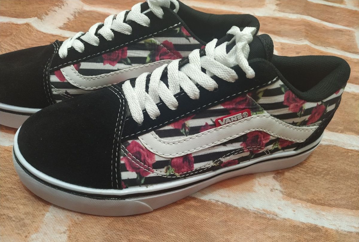 vans preto florido