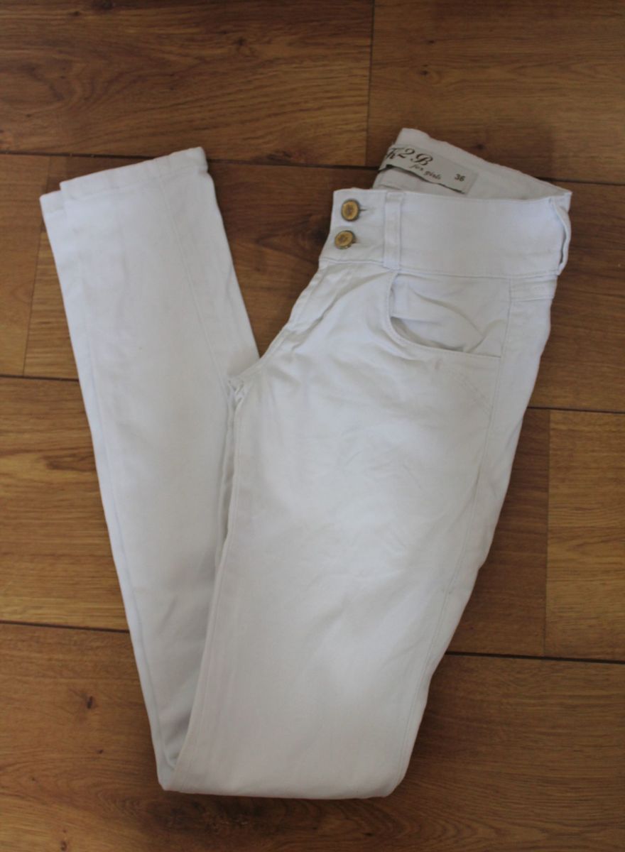 calça branca k2b