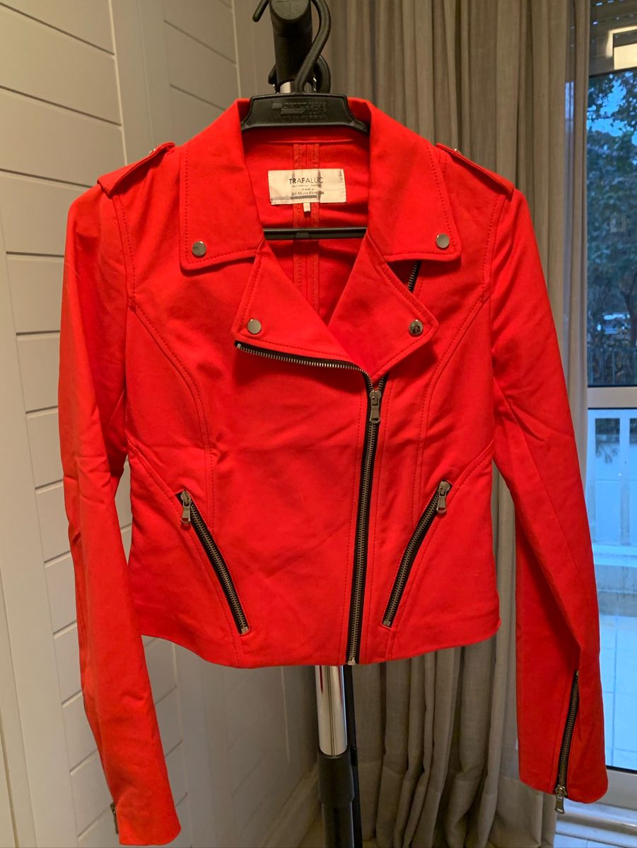 jaqueta vermelha zara