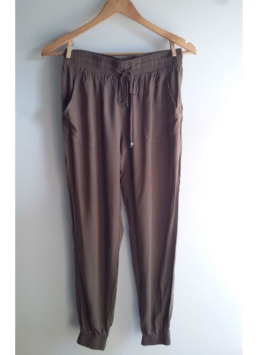 calça de pano leve