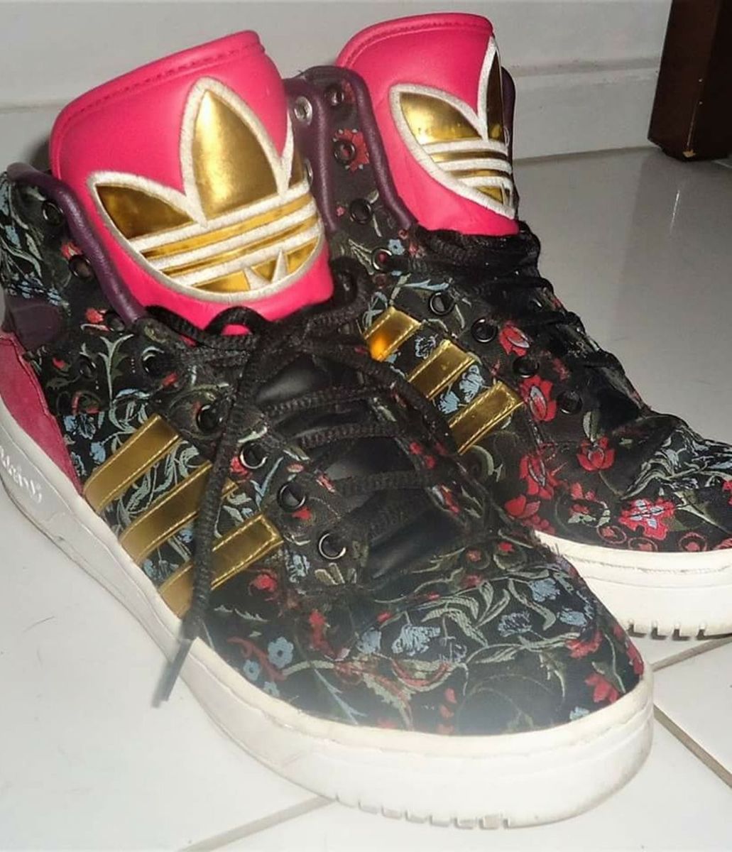 tênis de botinha da adidas