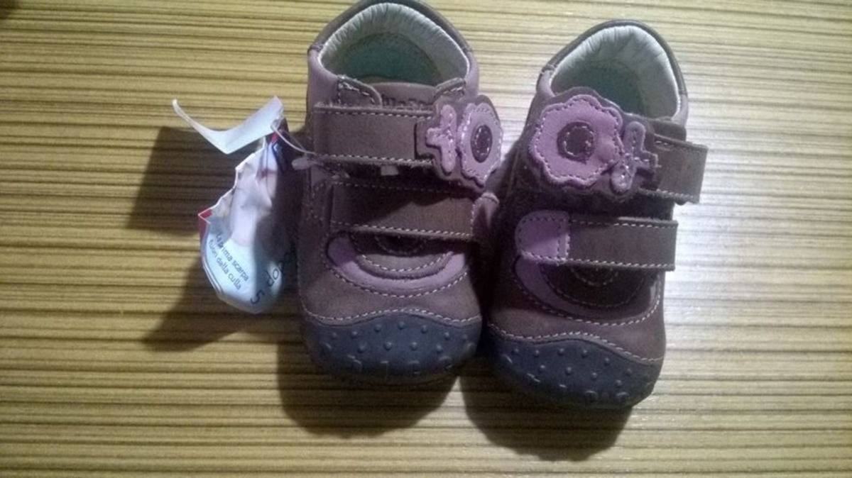 calçado bebe chicco