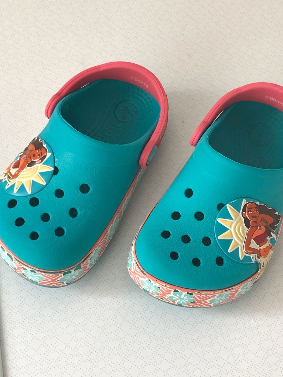 moana crocs