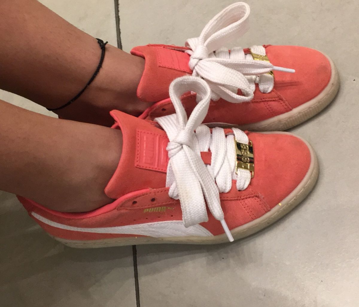 puma suede com cadarço grosso