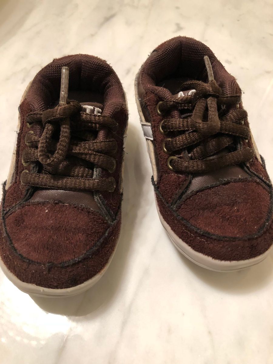 tenis lacoste camurça