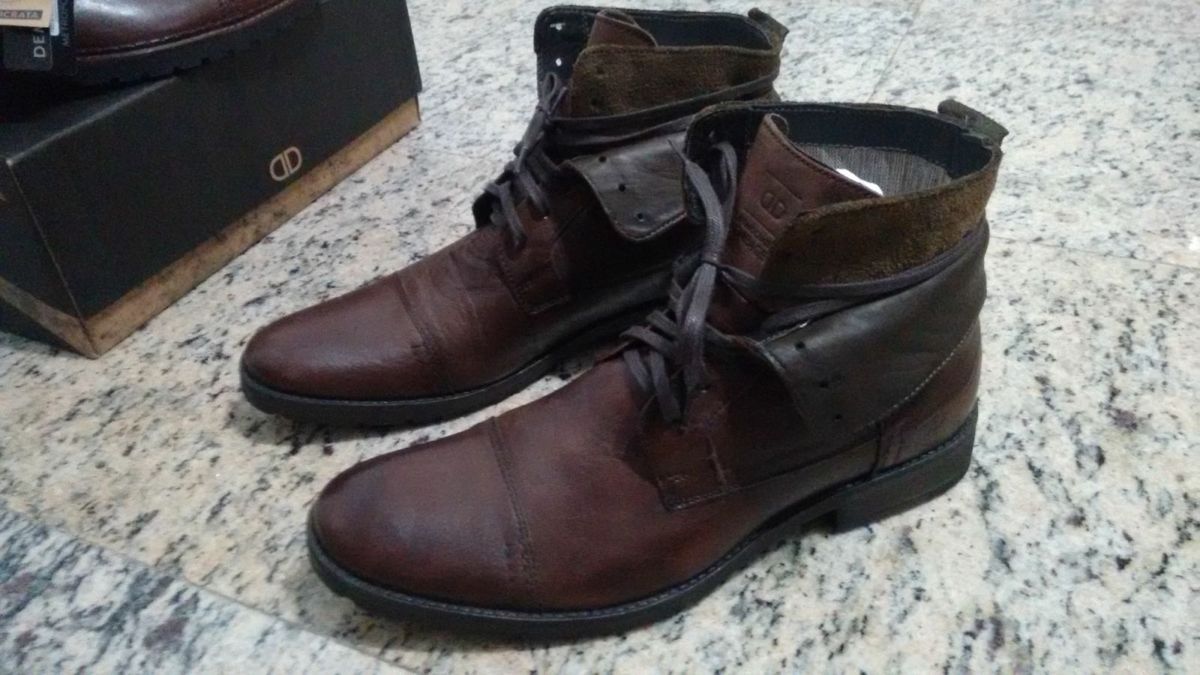 bota democrata garage