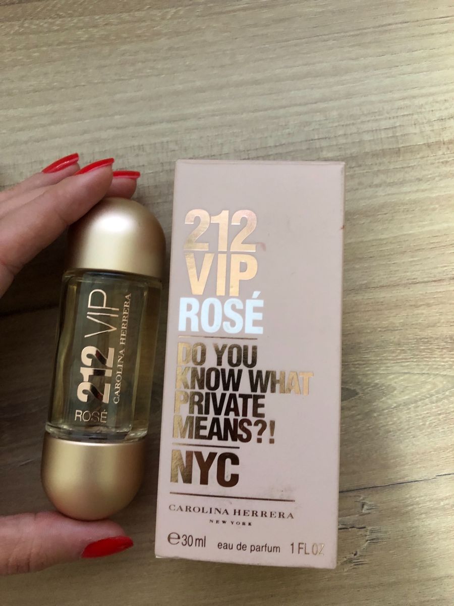 carolina herrera 212 vip rose 30ml