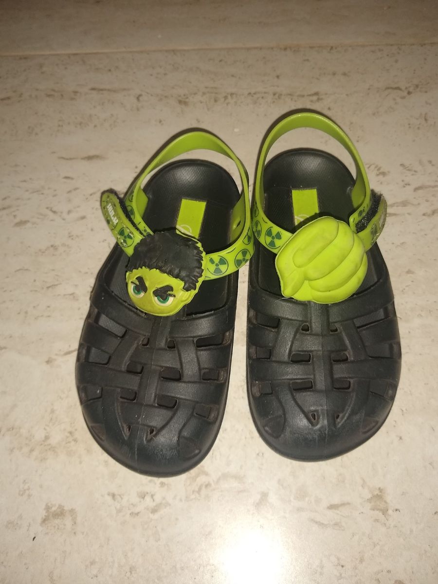 sandalia hulk