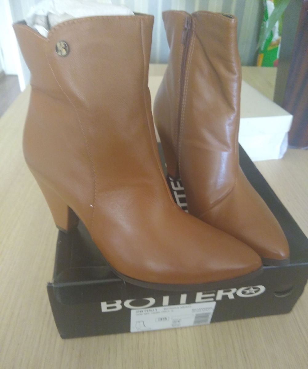 bota de couro caramelo