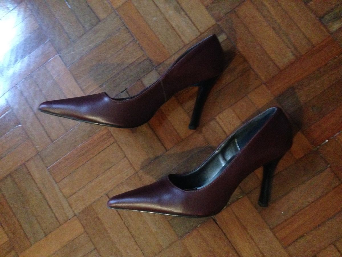 scarpin preto renner