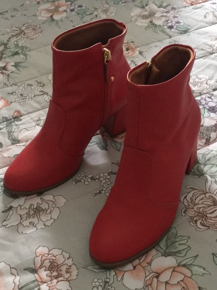 bota bebece vermelha