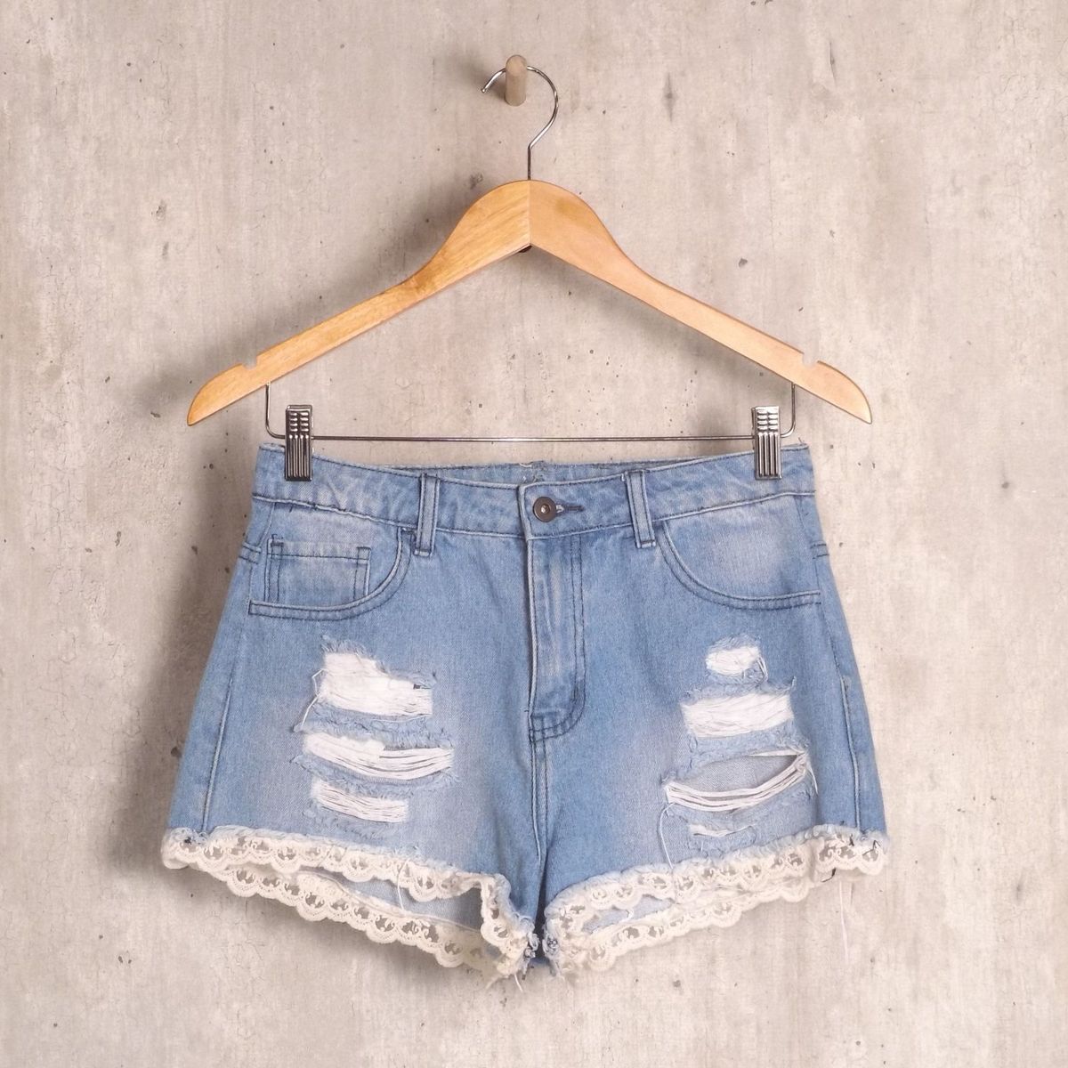 short jeans com renda na frente