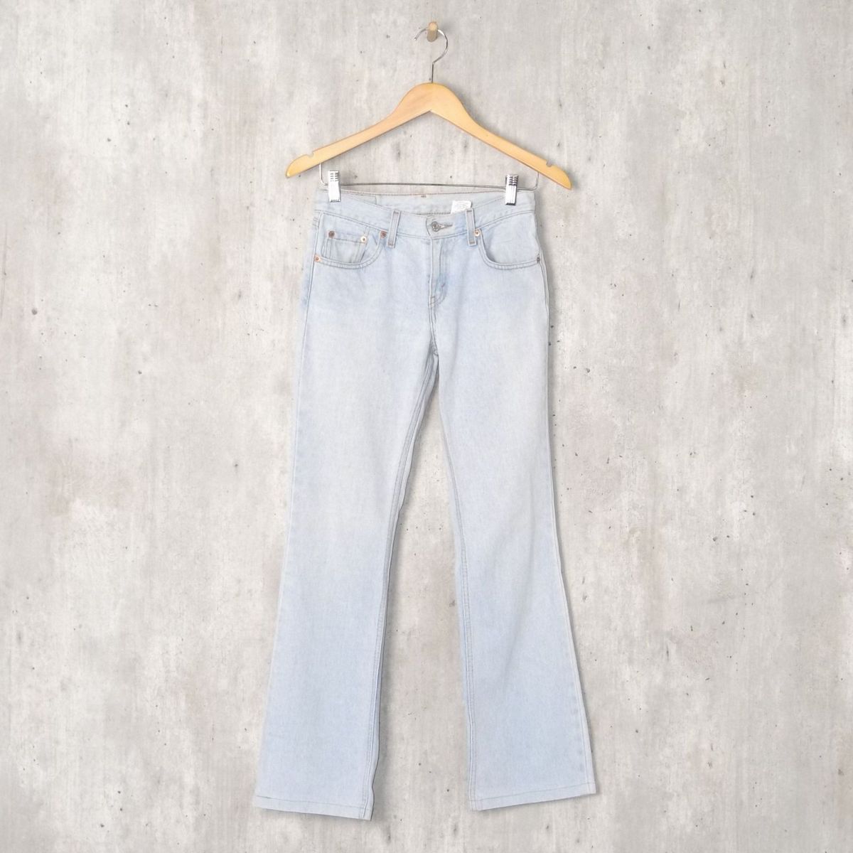 calça levis flare feminina