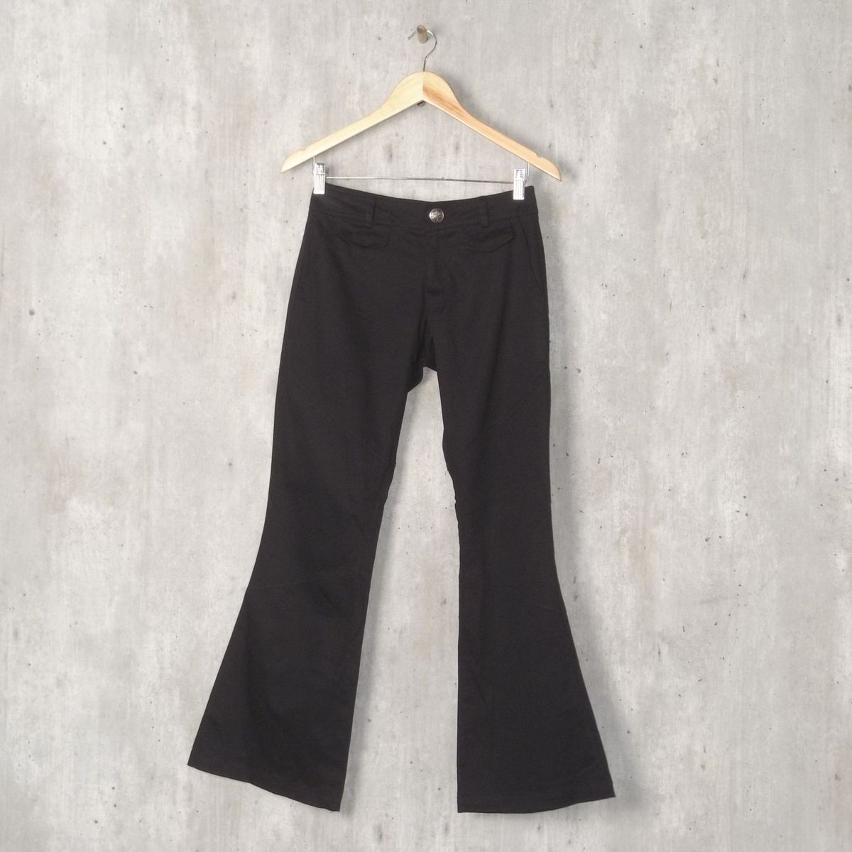 calça flare preta riachuelo