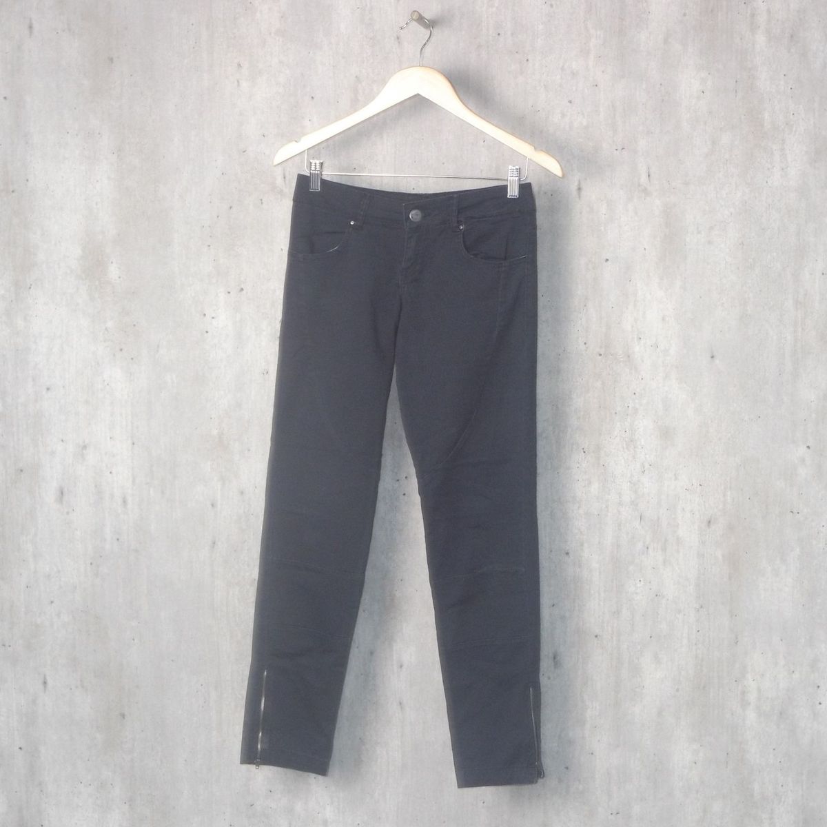 calça jeans grafite feminina