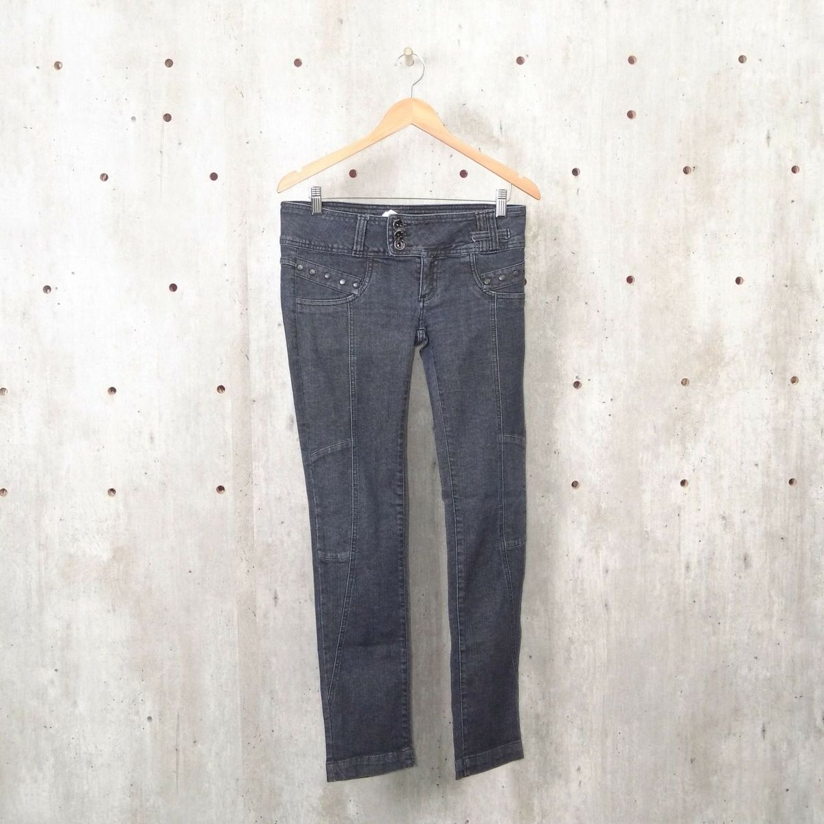 calça jeans grafite feminina
