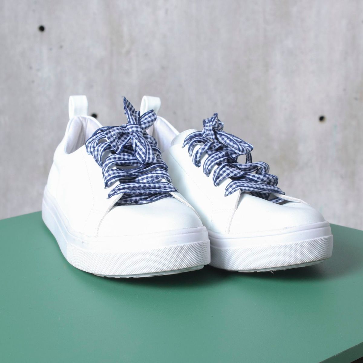 tenis de cadarço de fita