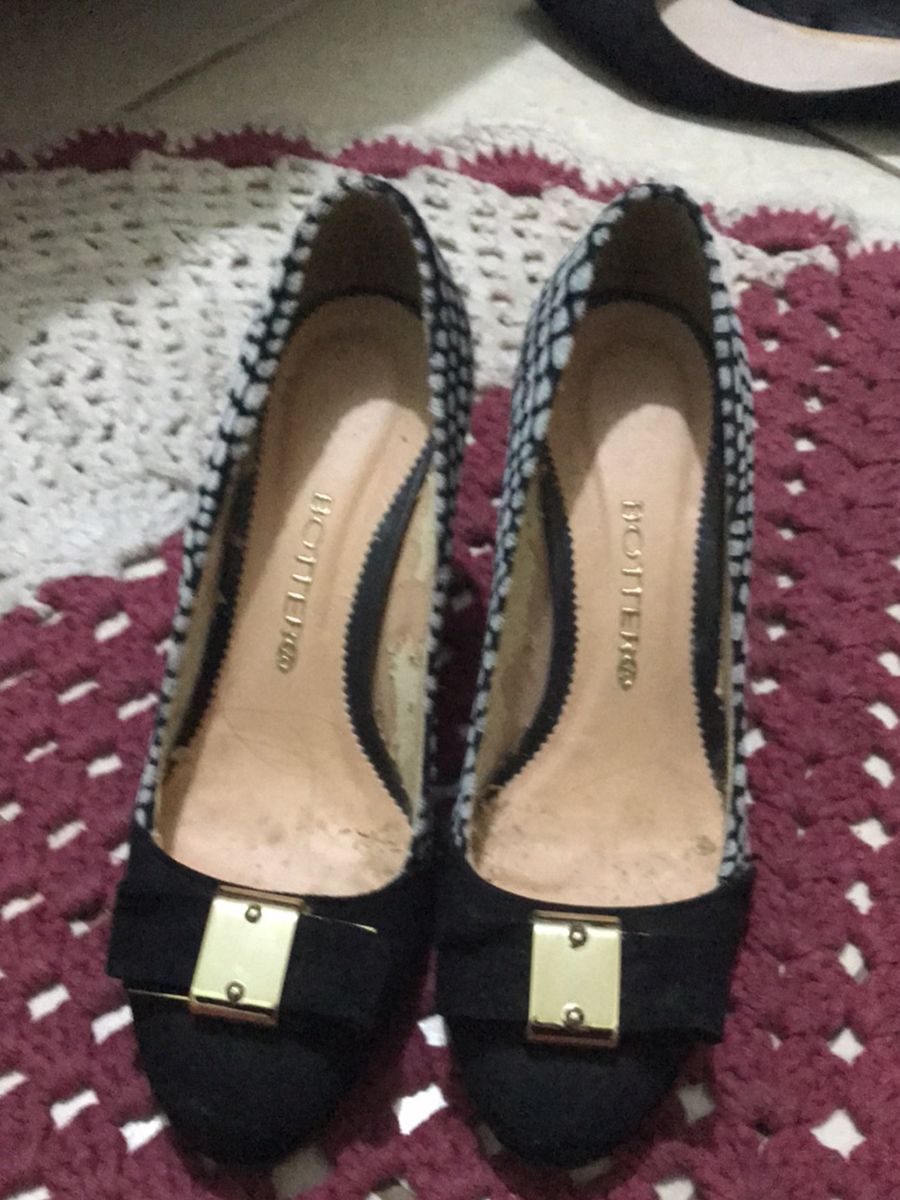 scarpin branco com fivela