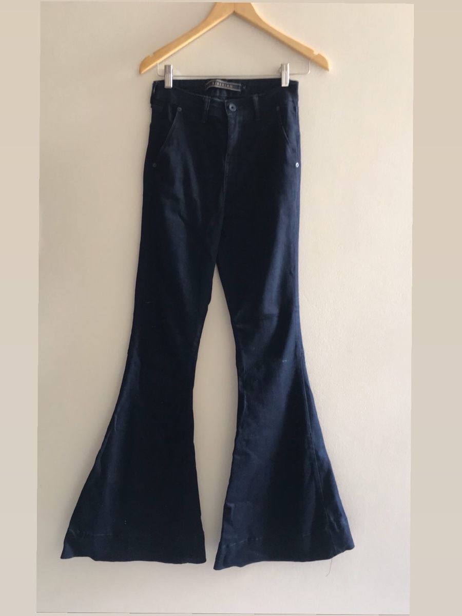 calça flare brim