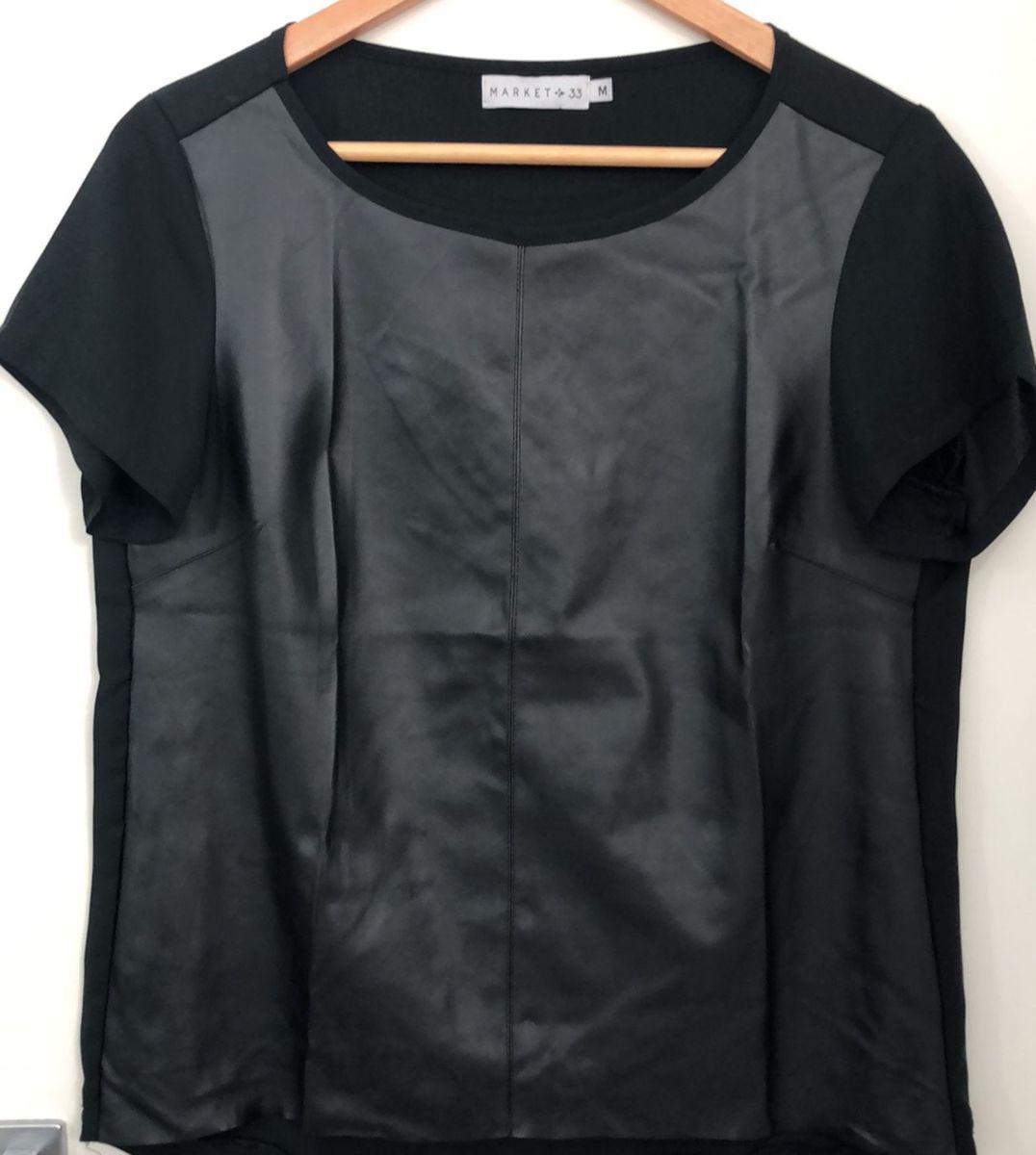 blusa preta de couro