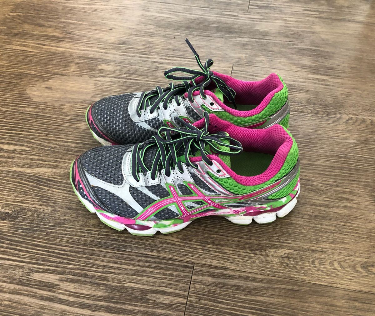 tenis asics feminino rosa e verde