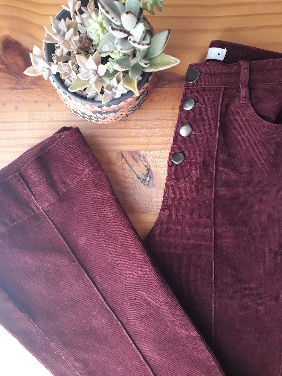 calça couro sintetico renner