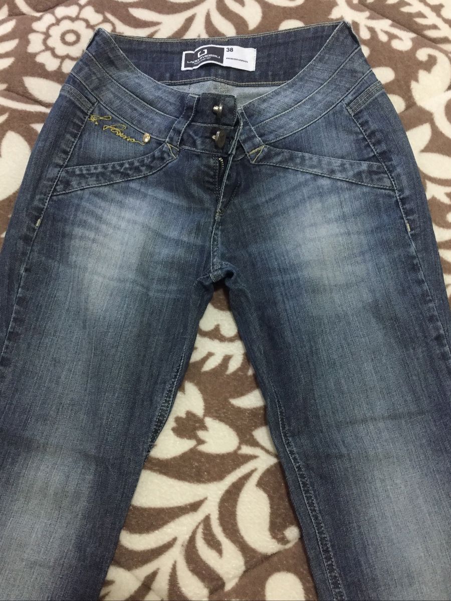 calça jeans lado avesso