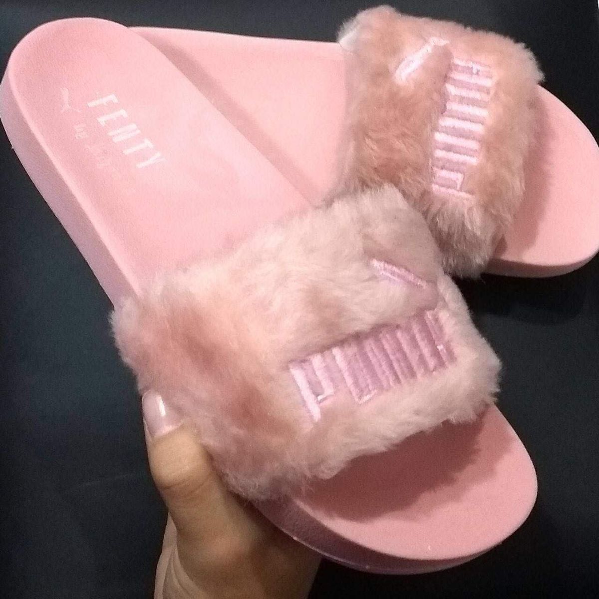 chinelo fenty rosa